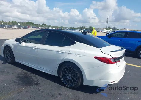 2025 Toyota Camry Xse z USA, uszkodzony, nr VIN 4T1DAACK3SU082086